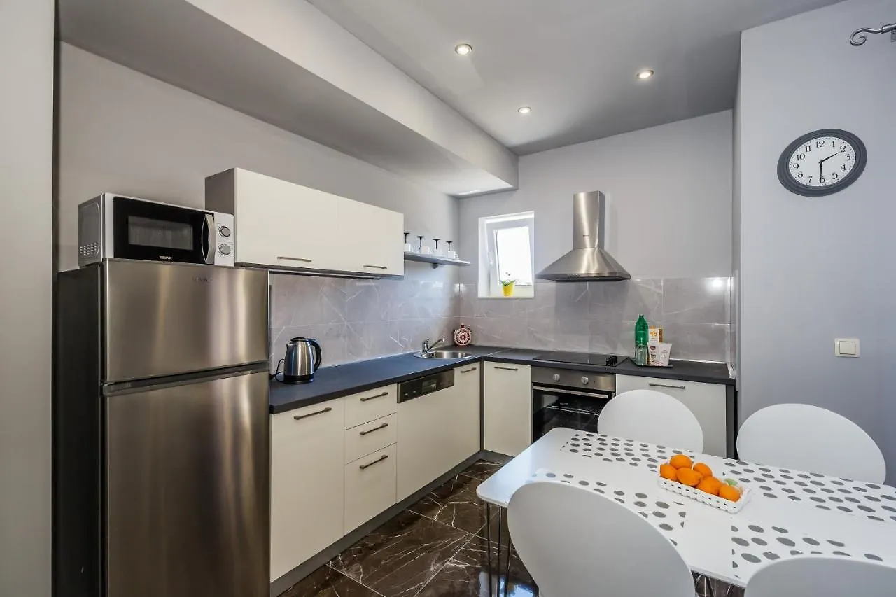 Apartment Andriana With Outdoor Pool Kaštela